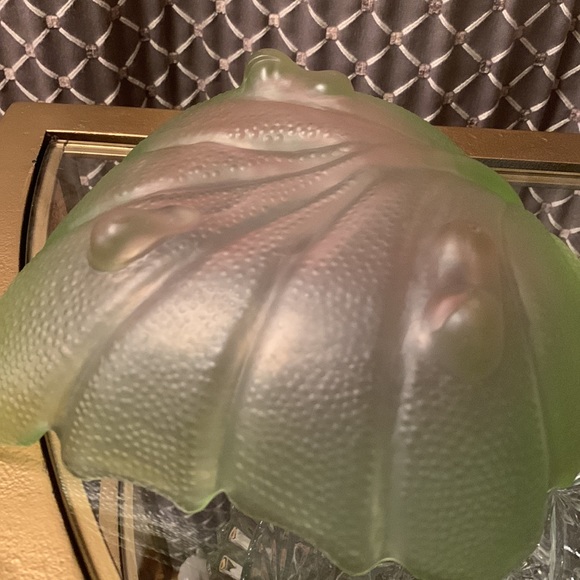 4 Art Vintage green/pink leaf glass bowls 8 1/2” long x 9” wide x 2 1/2” deep - Picture 8 of 10